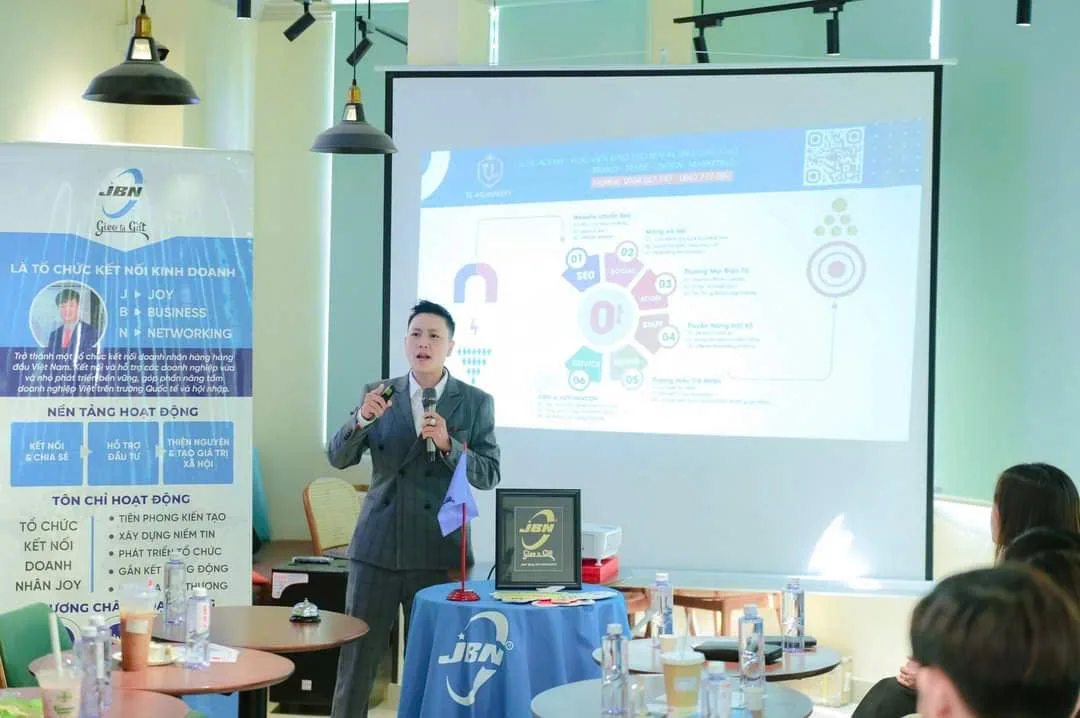 chuyen-gia-marketing-luong-ho-tran-6